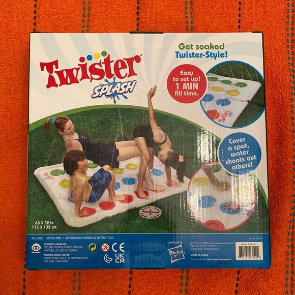 Hasbro Twister Splash Mat 68X52 in - Picture 11 of 11